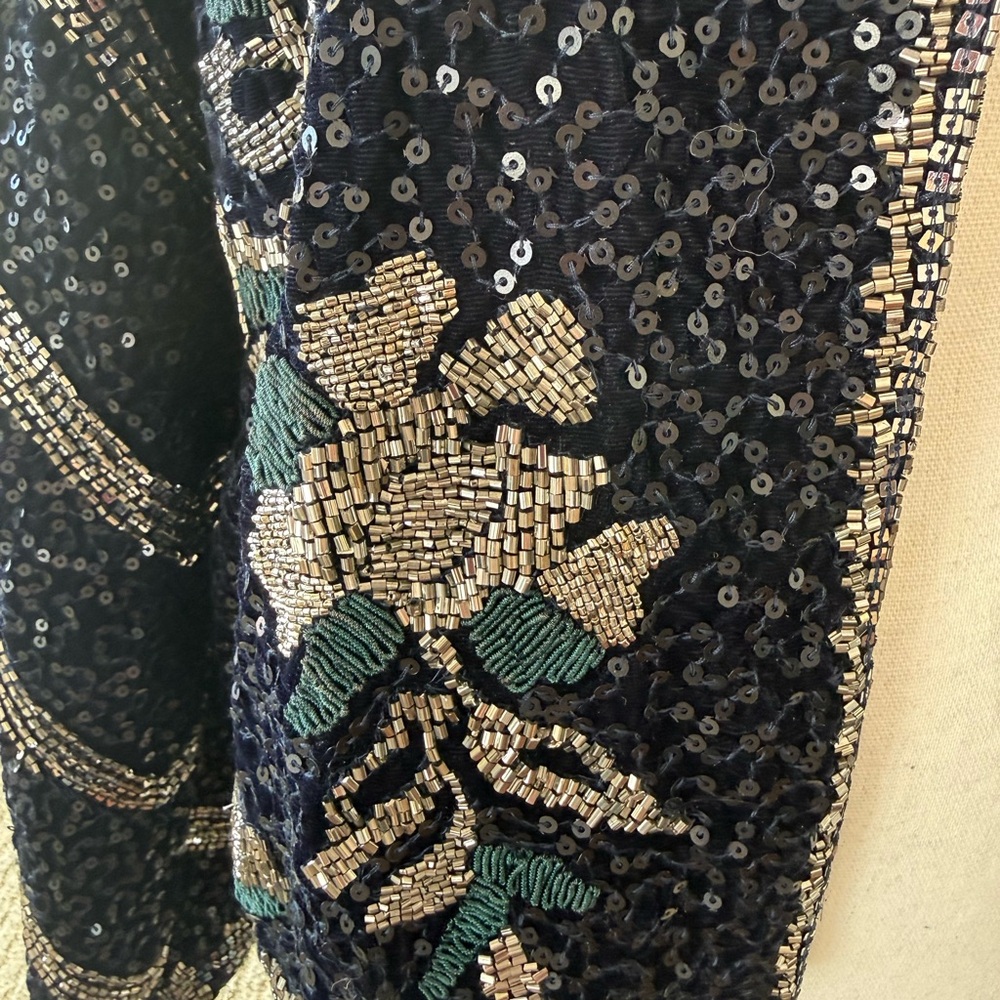 Exquisite embroidered & beaded jacket with flared sleeves. Worn once. Size XL - Picture 9 of 11